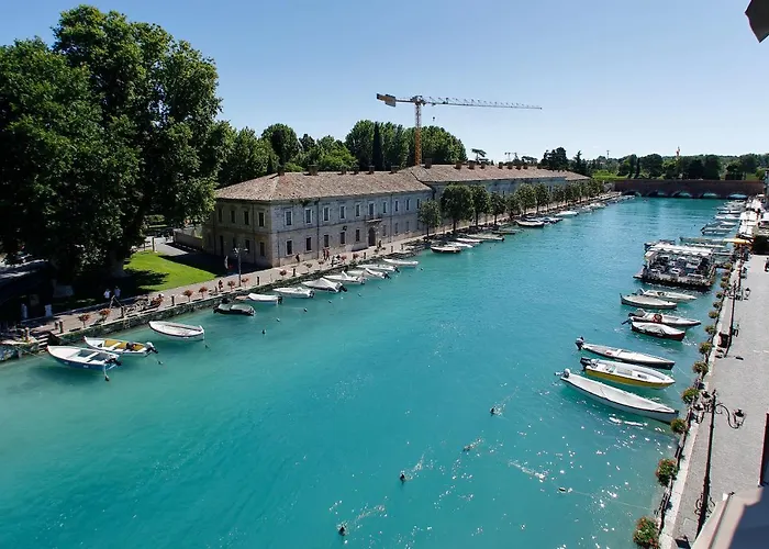 Bell'arrivo By Dori Peschiera del Garda